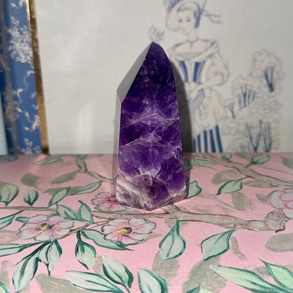 Premier Brazilian Amethyst Tower 220 g | Lightcode-Infused Crystal Point - Picture 4 of 4